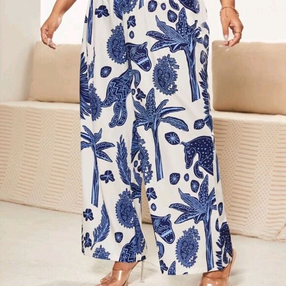Blue and White Floral Women's Pants - Picture 4 of 5